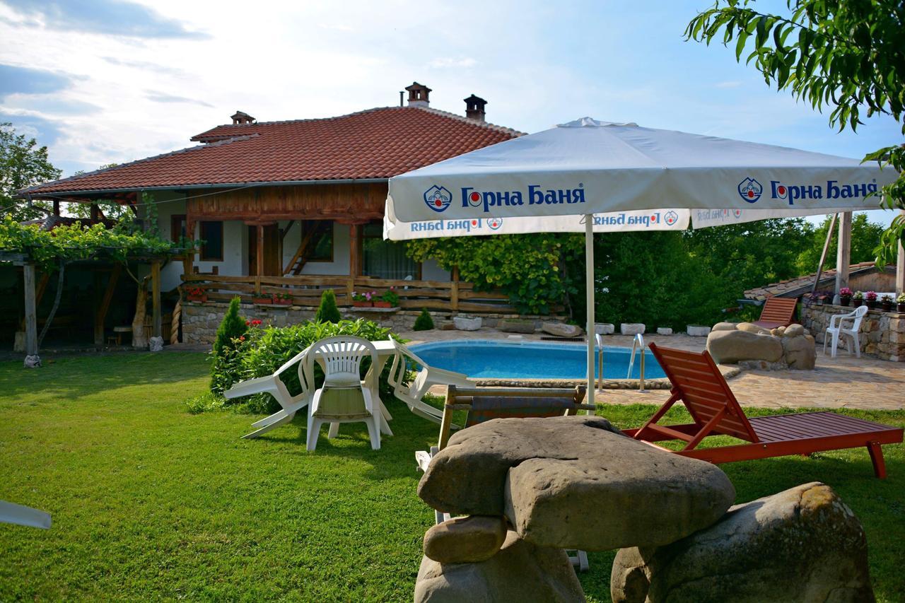 Hotel Pri Chakara Arbanasi Exterior foto